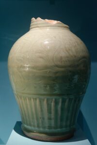 Yuan Dynasty era Celadon vase from Mogadishu.